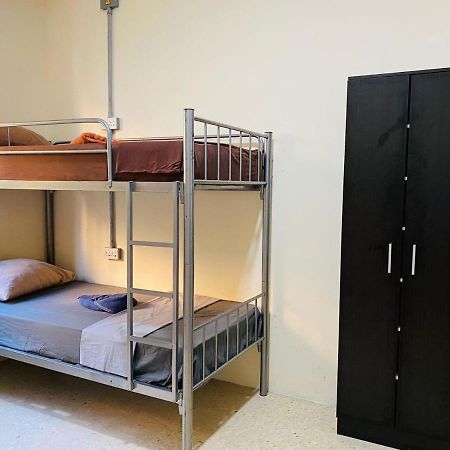 Ommi Hostel Saint Julian's Екстер'єр фото