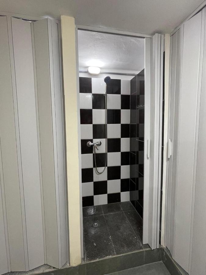 Ommi Hostel Saint Julian's Екстер'єр фото