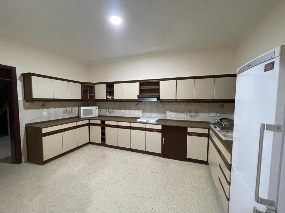 Ommi Hostel Saint Julian's Екстер'єр фото