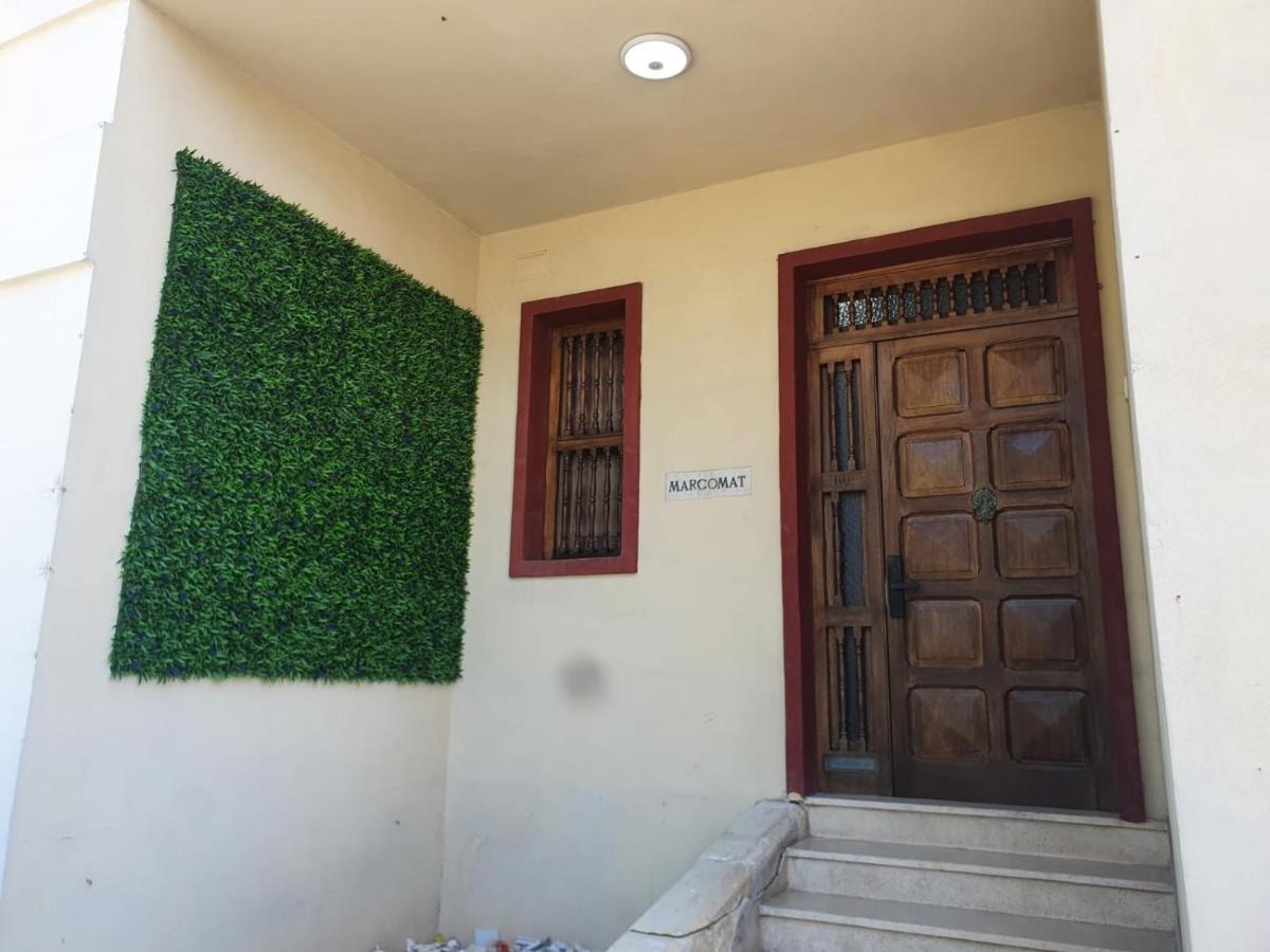 Ommi Hostel Saint Julian's Екстер'єр фото