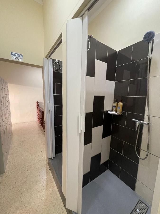 Ommi Hostel Saint Julian's Екстер'єр фото