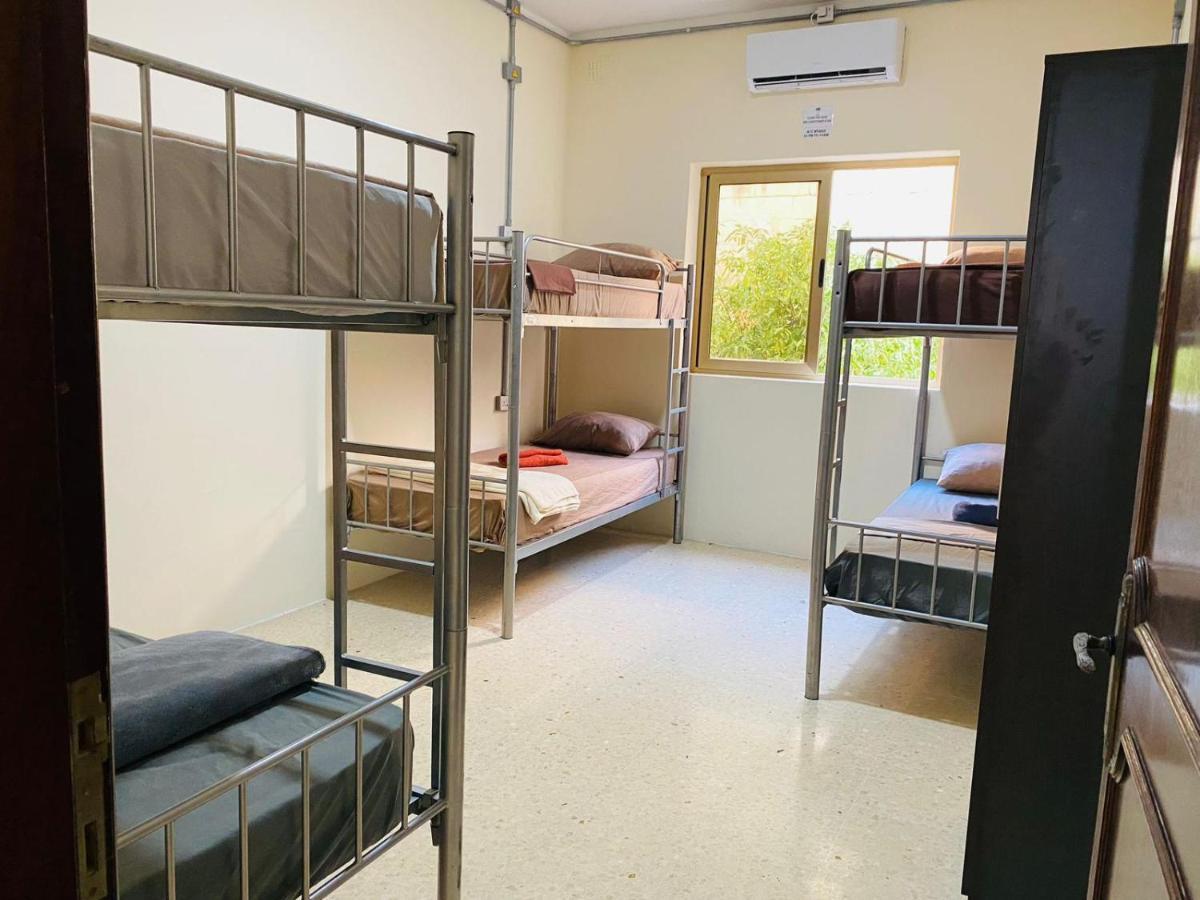 Ommi Hostel Saint Julian's Екстер'єр фото