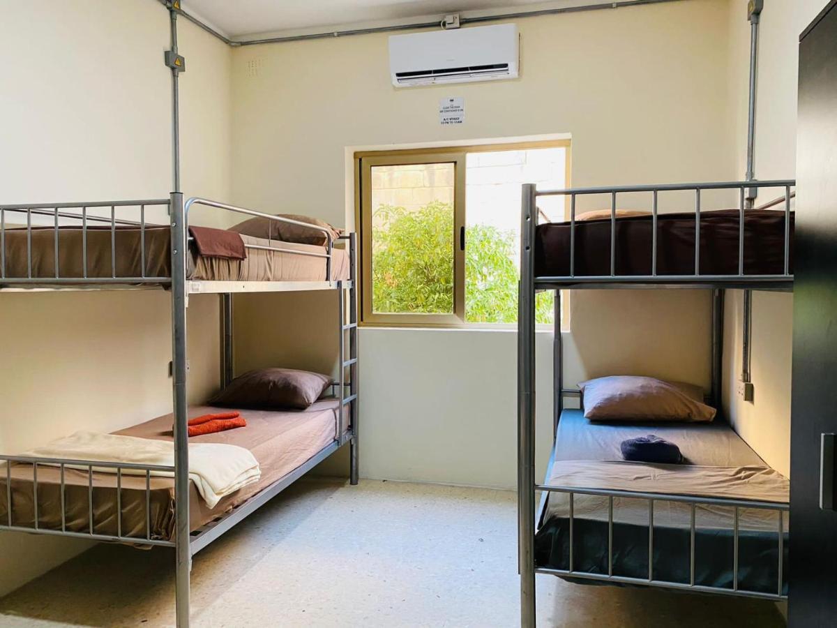 Ommi Hostel Saint Julian's Екстер'єр фото
