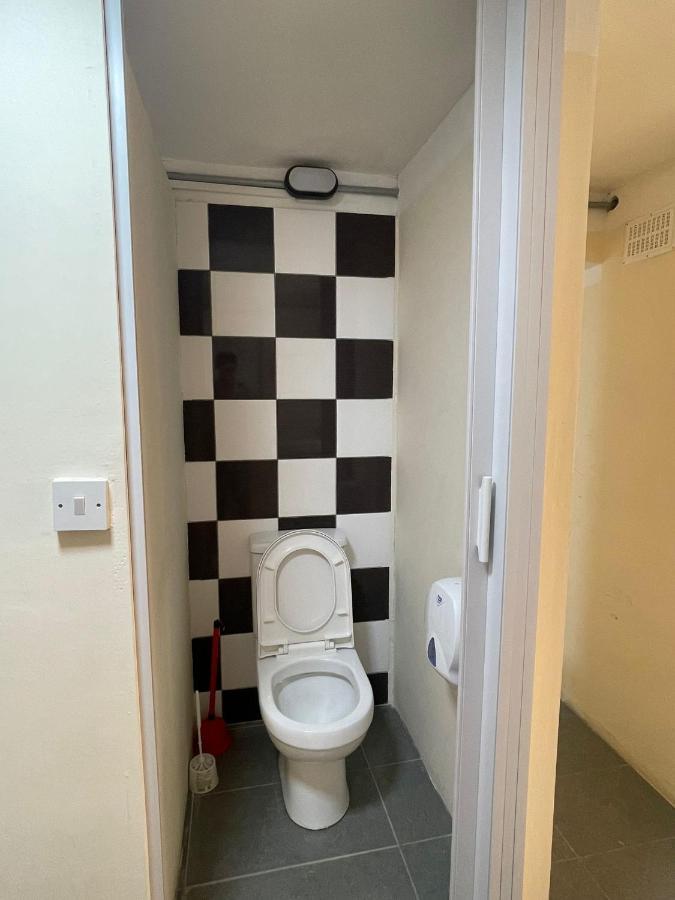 Ommi Hostel Saint Julian's Екстер'єр фото
